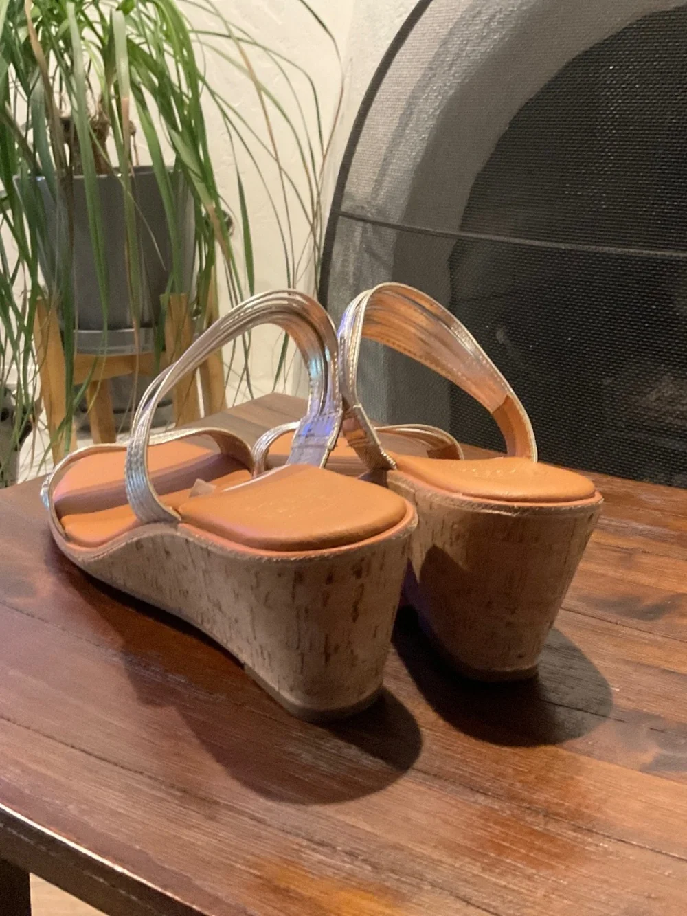 Andre Assous Briella Wedge Sandal Size 9